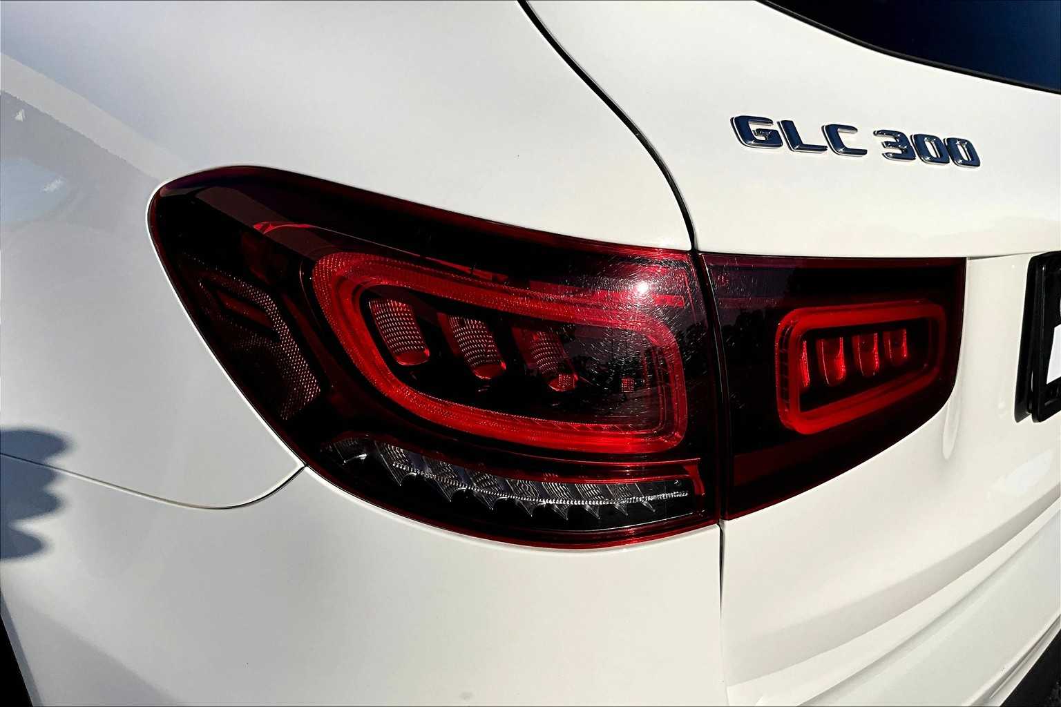 2022 Mercedes Benz GLC 300 photo 27