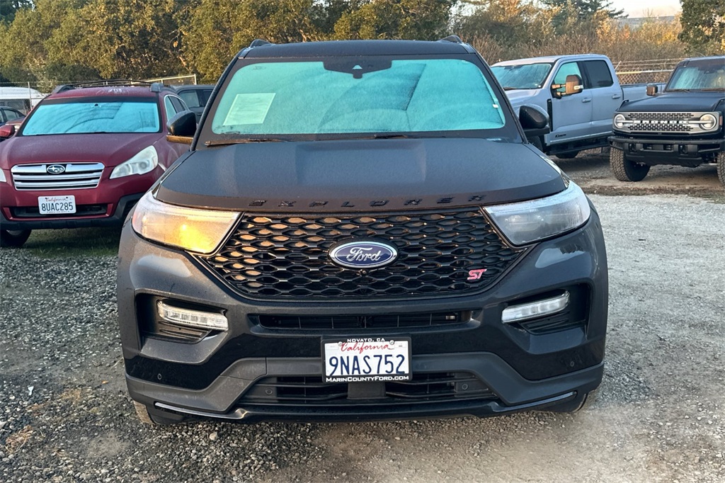 2024 Ford Explorer ST photo 2