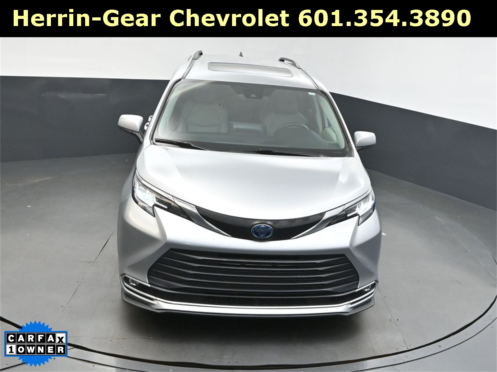 2023 Toyota Sienna XLE photo 33