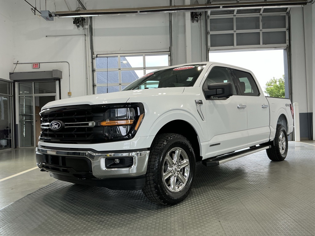 2024 Ford F-150 XLT photo 2