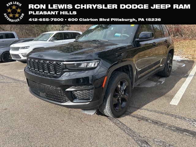 2023 Jeep Grand Cherokee Altitude's photo
