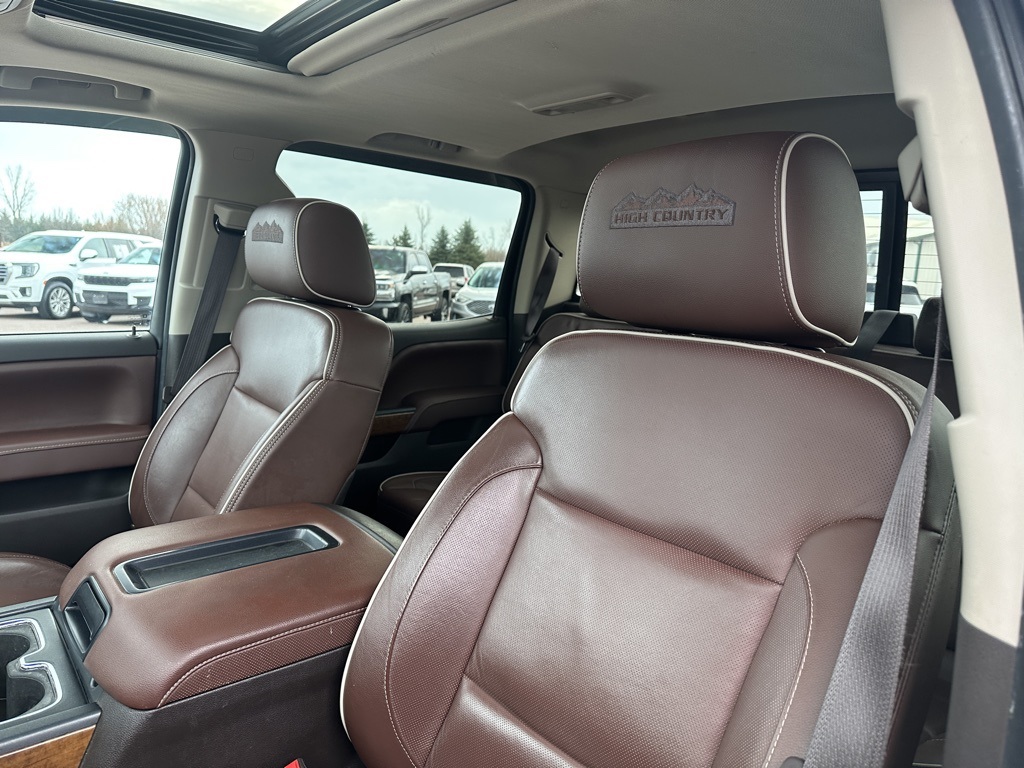 2015 Chevrolet Silverado 1500 High Country photo 4