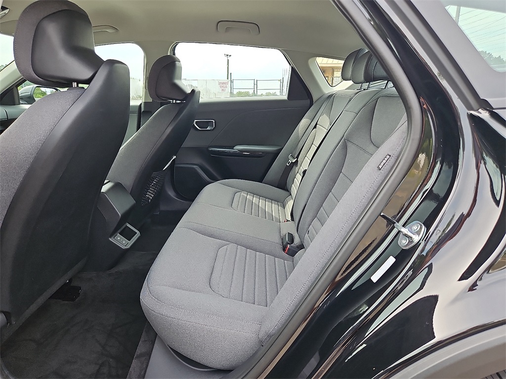 2025 Kia K4 EX photo 12