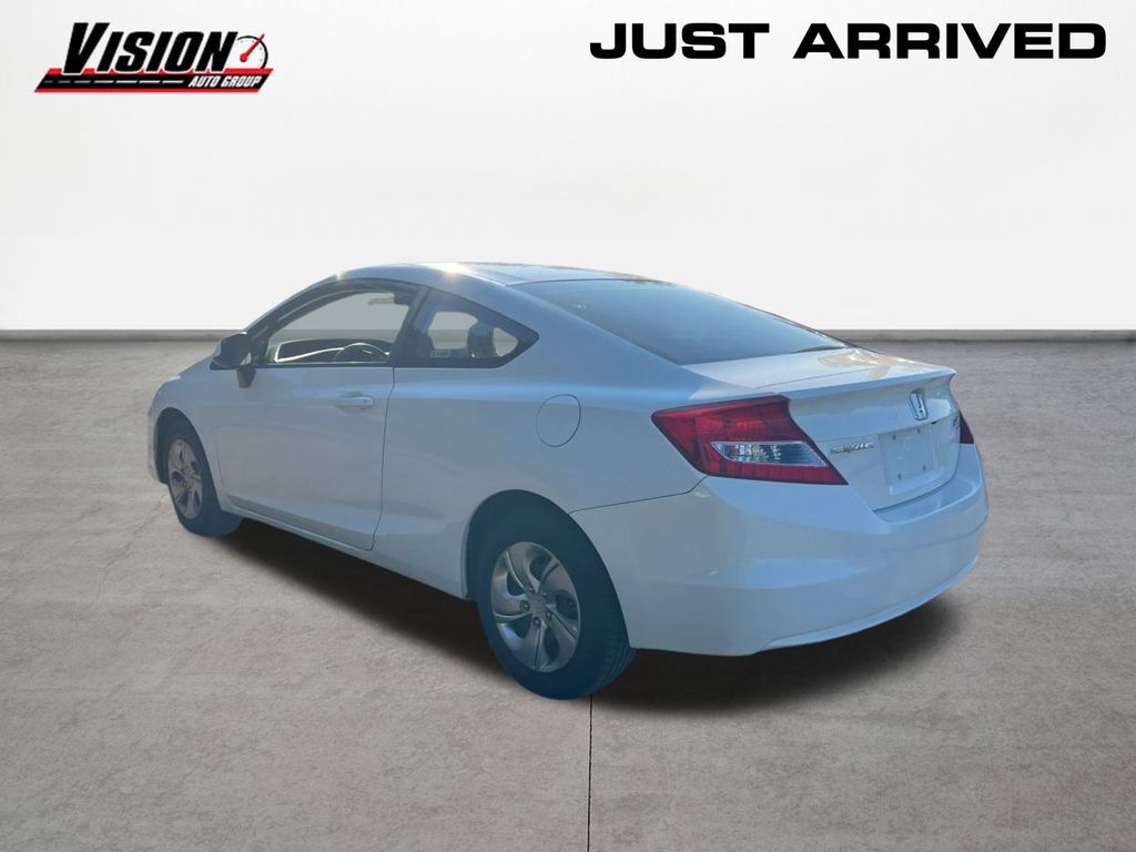 2013 Honda Civic LX photo 4