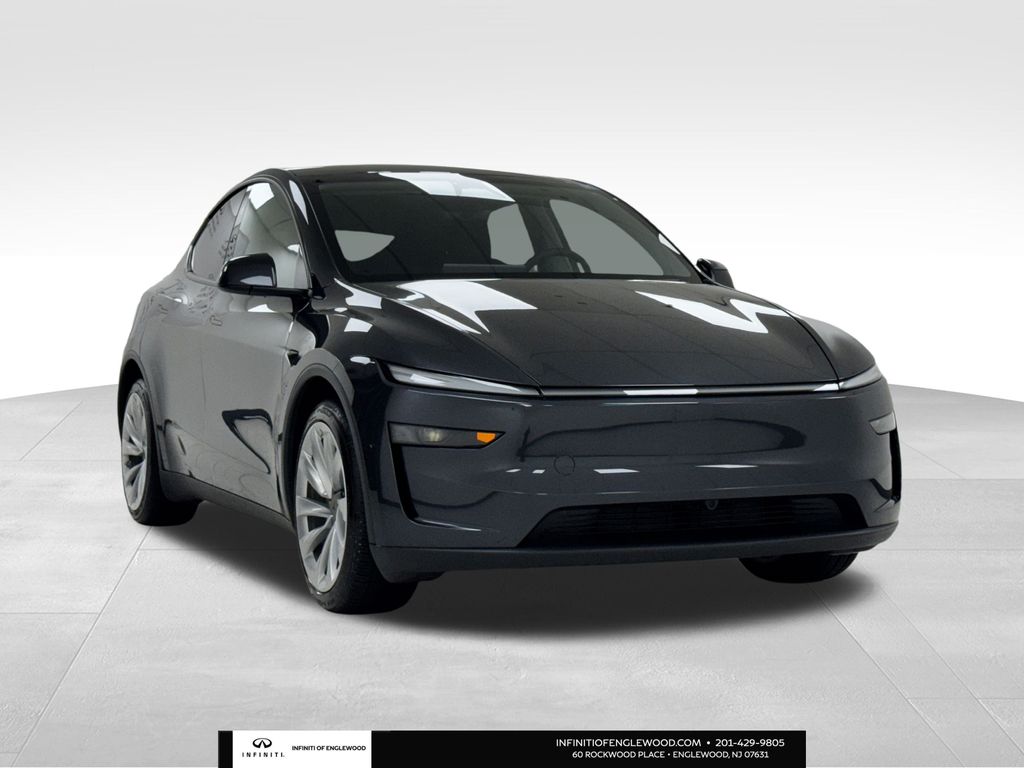 2026 Tesla Model Y Long Range's photo