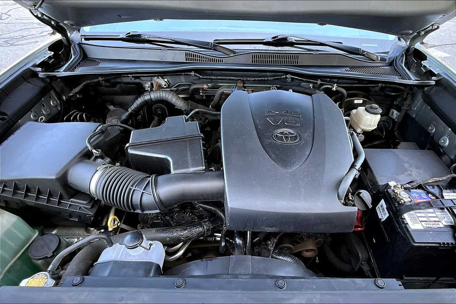 2016 Toyota Tacoma SR5 photo 29