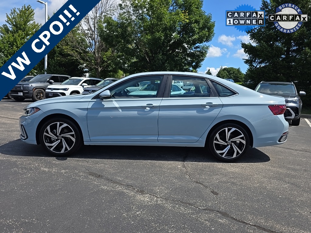2025 Volkswagen Jetta 1.5T SEL photo 3