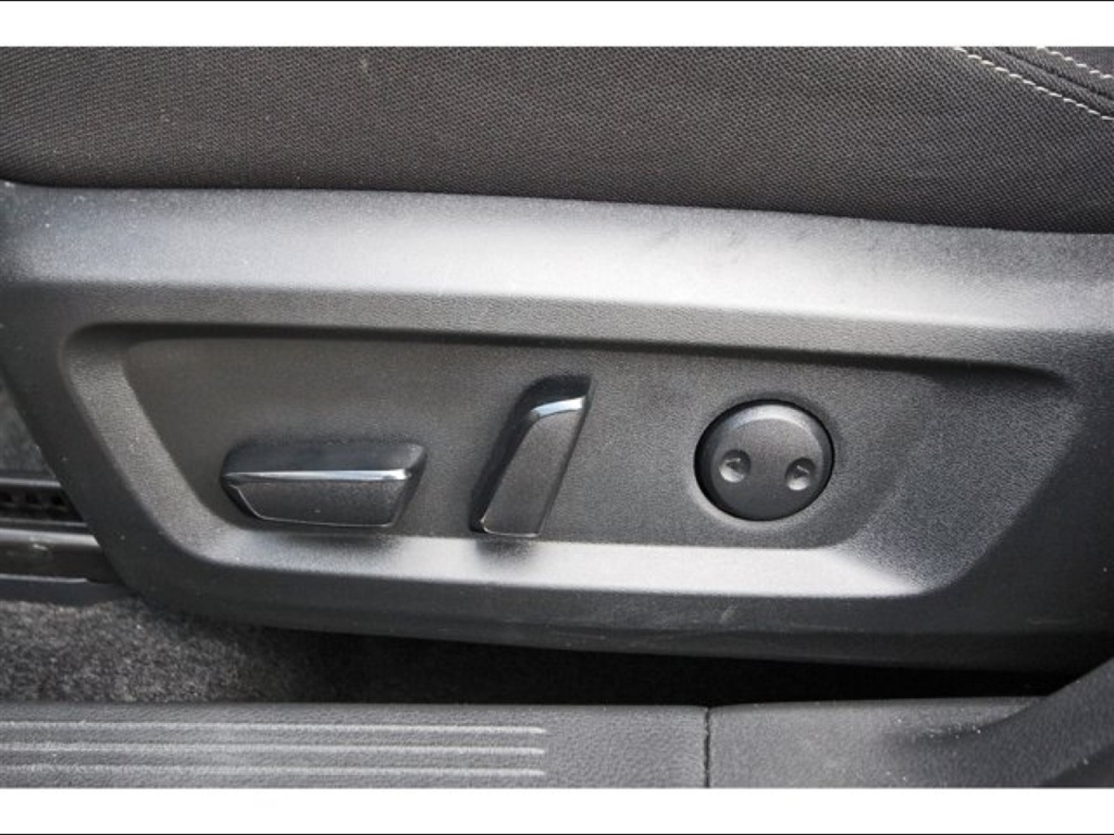 2024 Nissan Rogue SV Black at Robbins Nissan