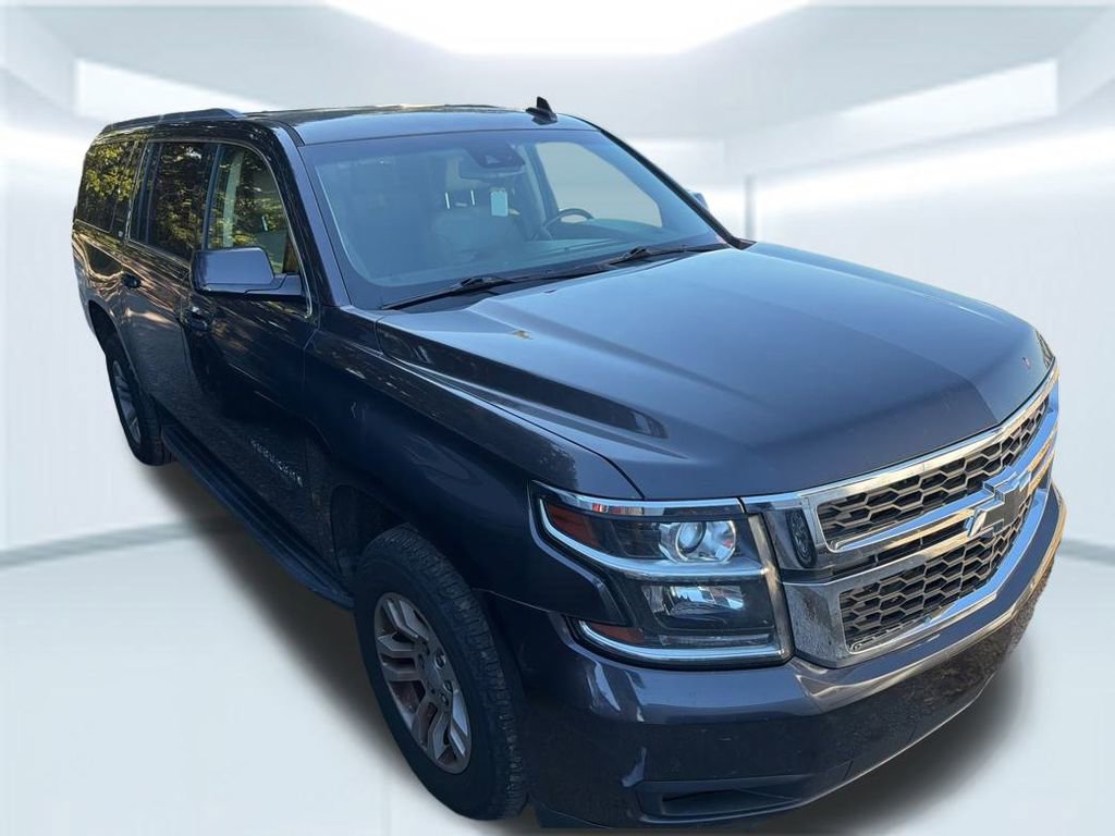 2018 Chevrolet Suburban LT photo 3