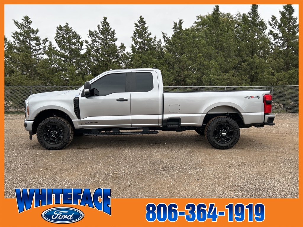 2023 Ford F-350 XL photo 2