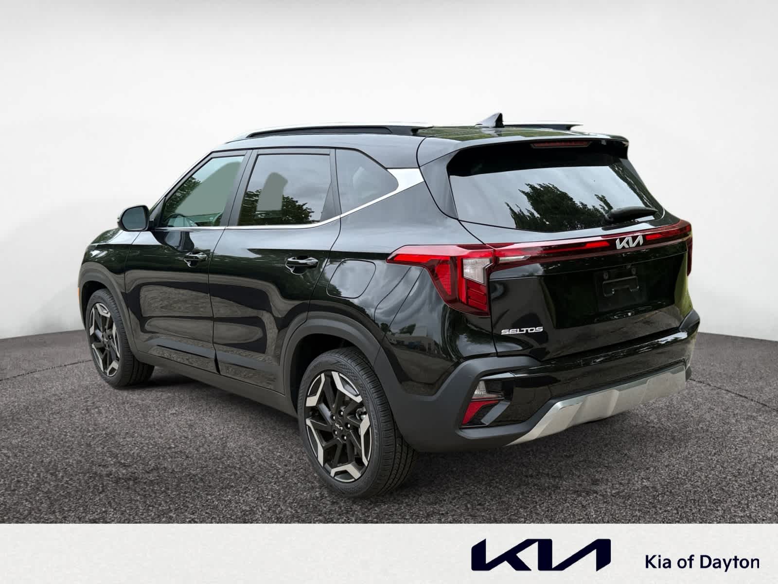 2024 Kia Seltos SX photo 2