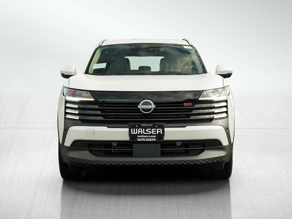 2025 Nissan Kicks SR photo 2