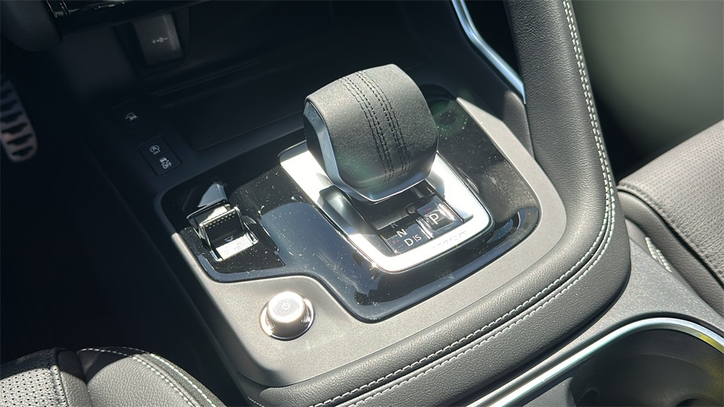 2024 Jaguar E-PACE R-Dynamic SE photo 21