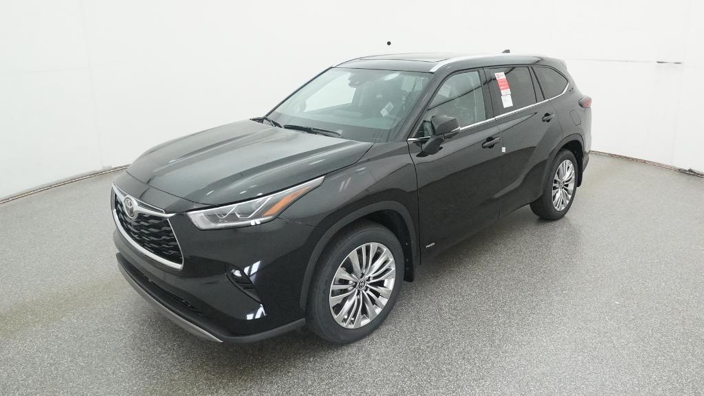 2026 Toyota Highlander Platinum's photo
