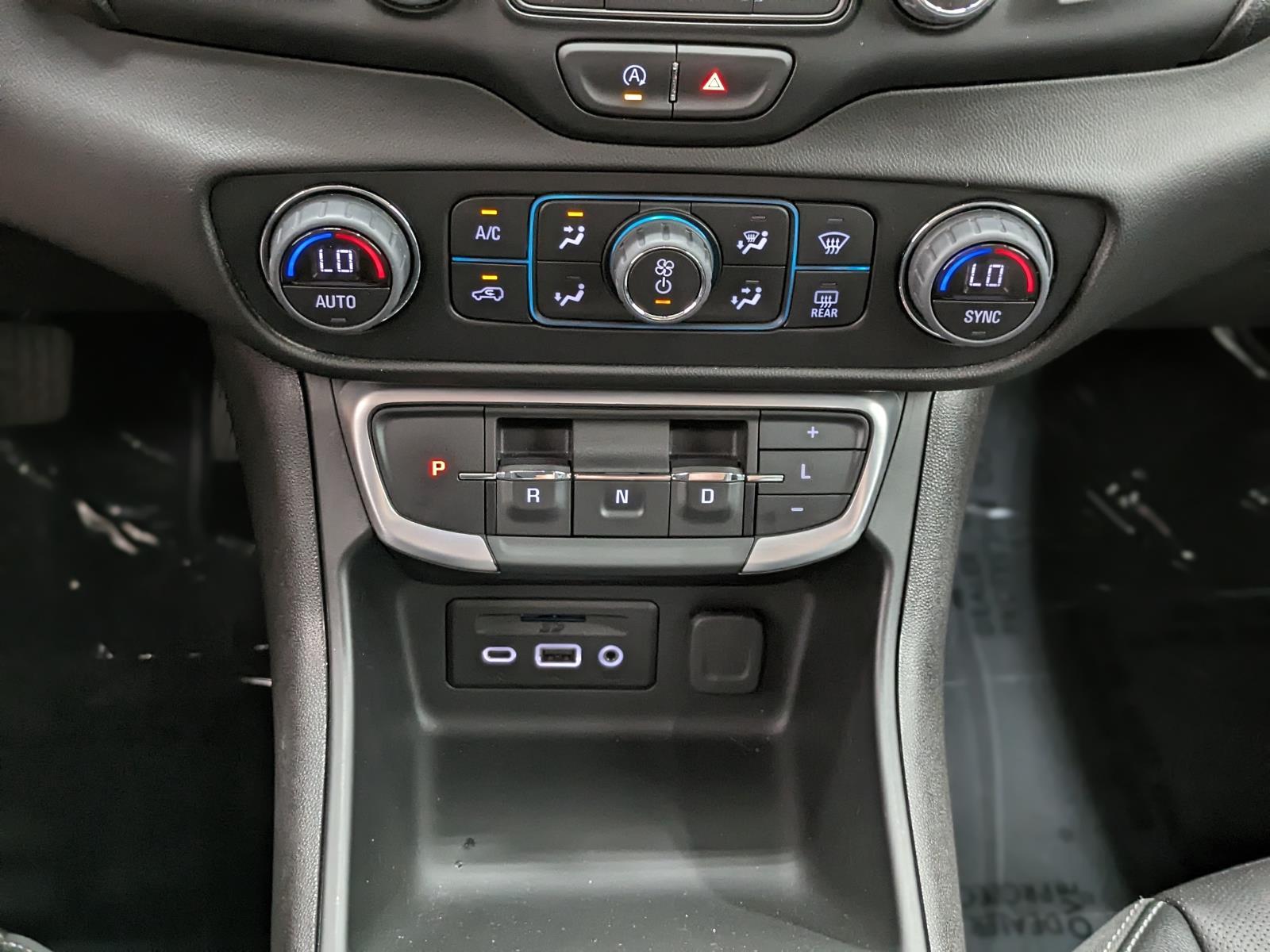 2024 Gmc Terrain SLT photo 27