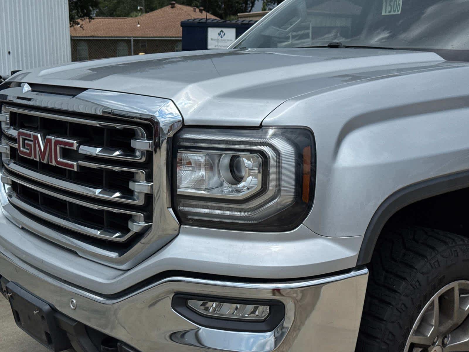 2018 Gmc Sierra 1500 SLT photo 2
