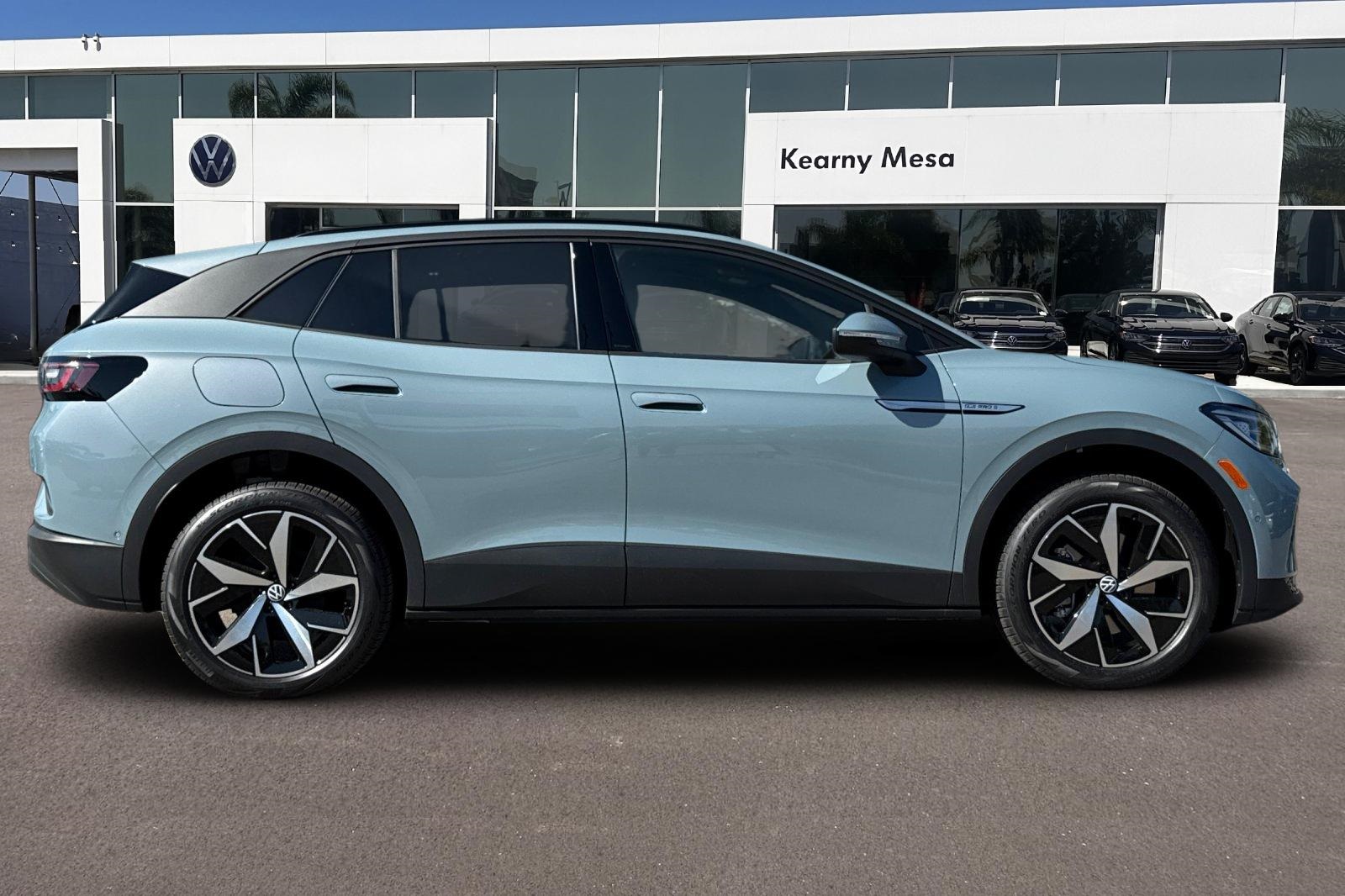 2025 Volkswagen ID.4 Pro S photo 2