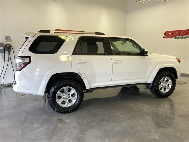 2019 Toyota 4Runner SR5 4WD photo 12