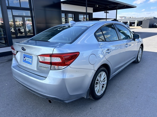 2017 Subaru Impreza 2.0i Premium photo 4