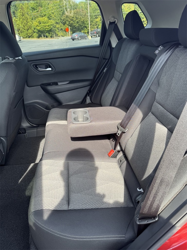 2026 Nissan Rogue SV photo 14