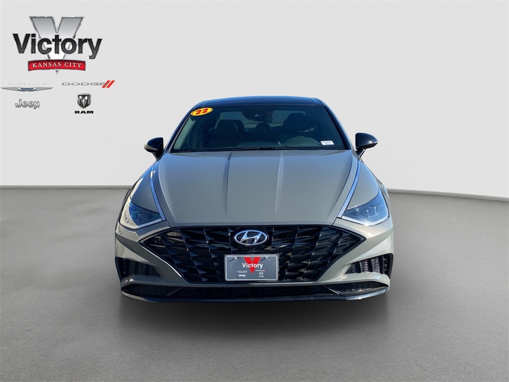 Used 2022 Hyundai Sonata SEL Plus with VIN 5NPEJ4J24NH137740 for sale in Kansas City