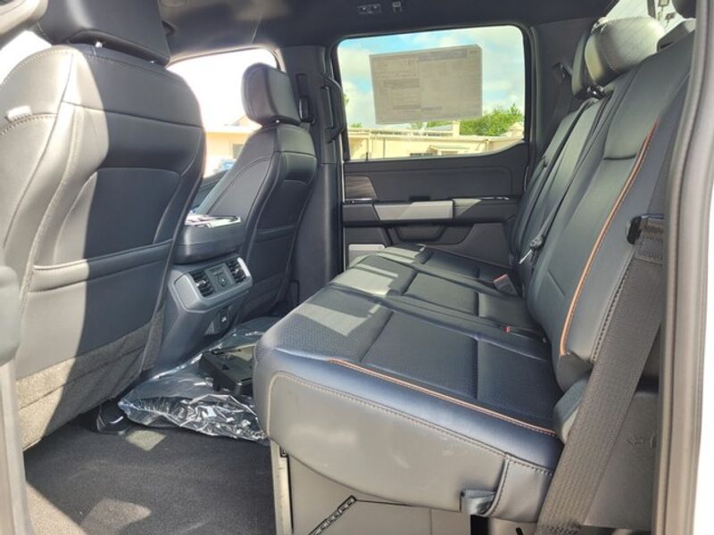 2025 Ford F-150 Lariat photo 4