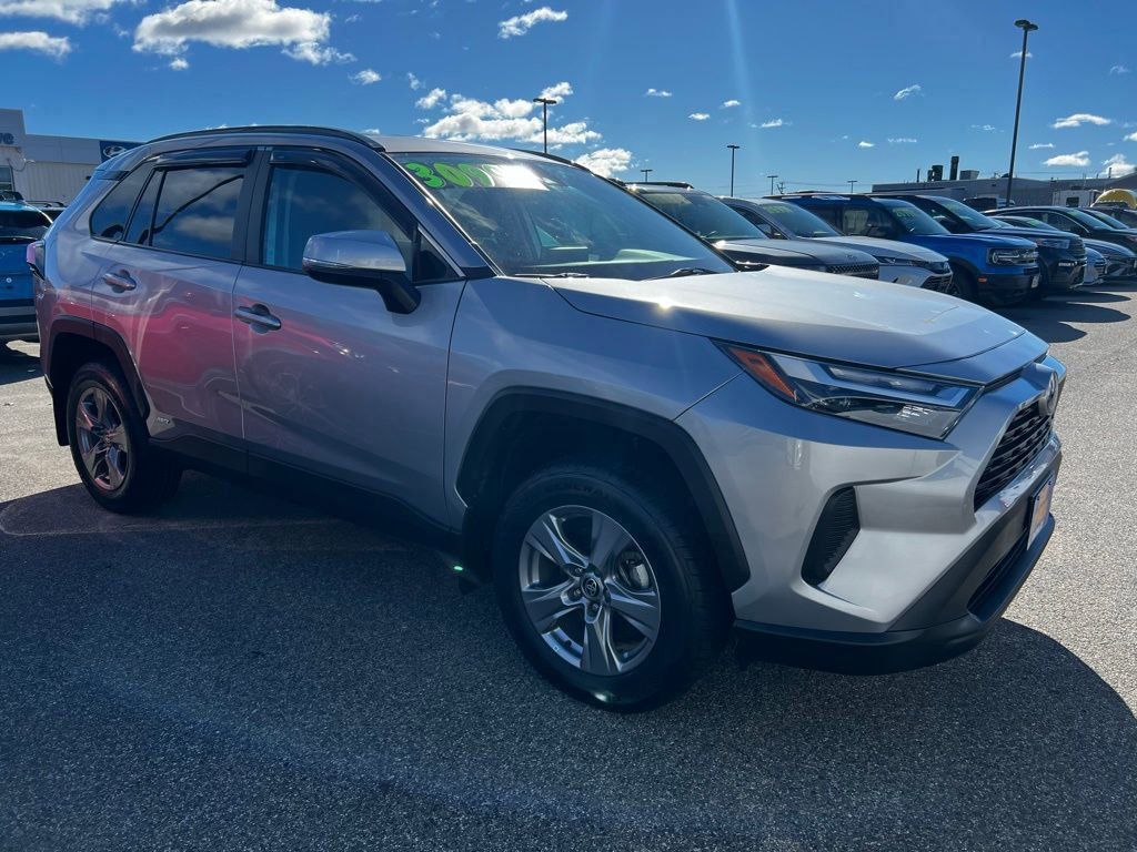 2022 Toyota RAV4 XLE