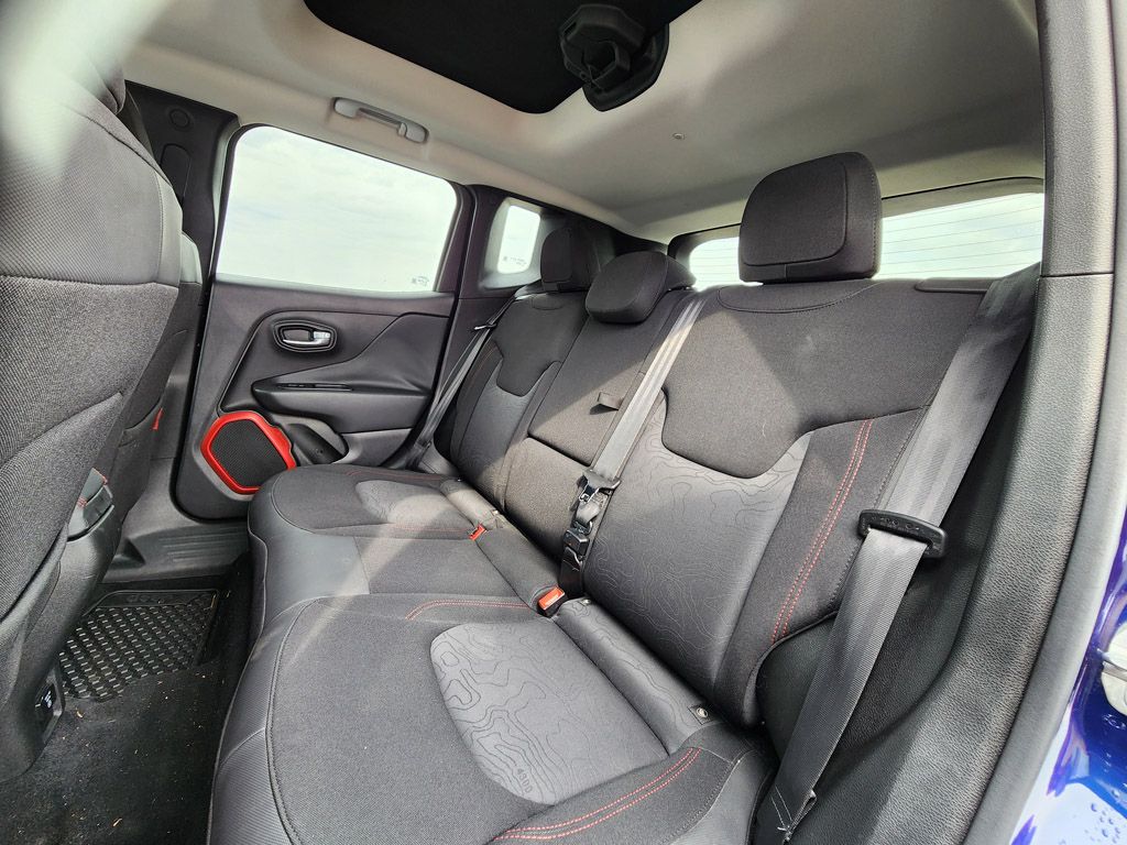 2016 Jeep Renegade Trailhawk photo 8