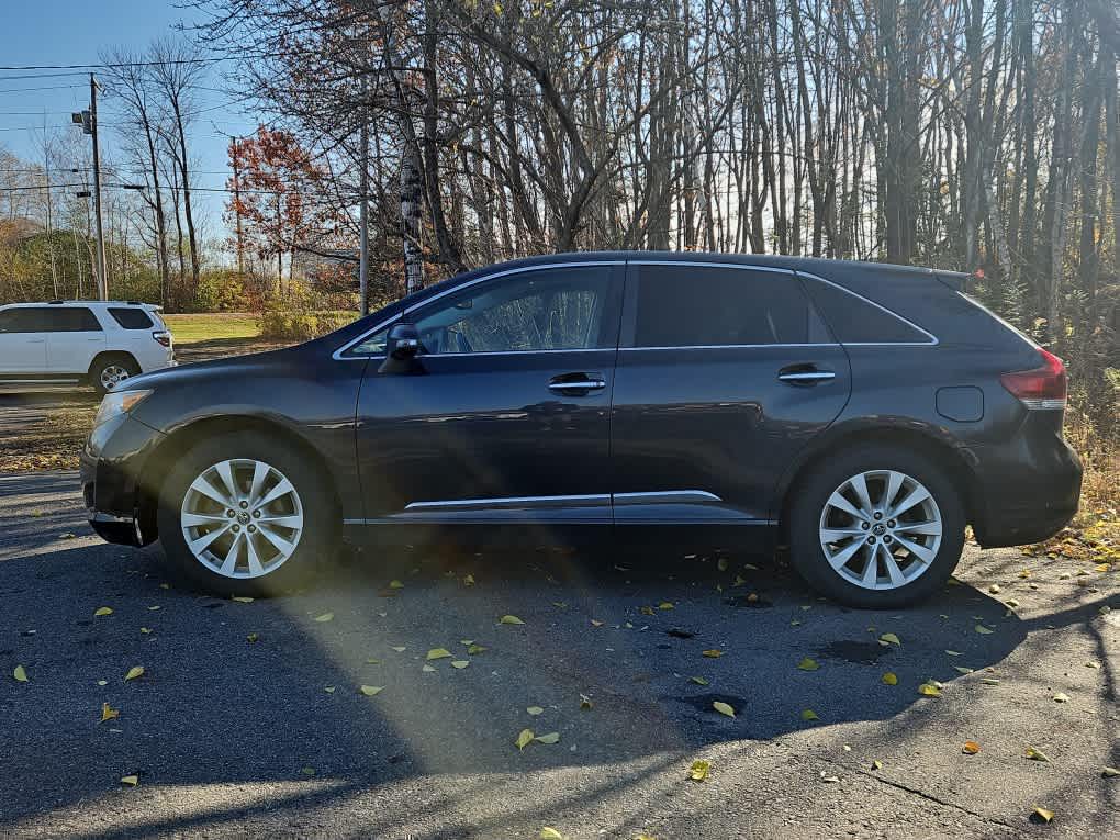 2015 Toyota Venza XLE photo 2