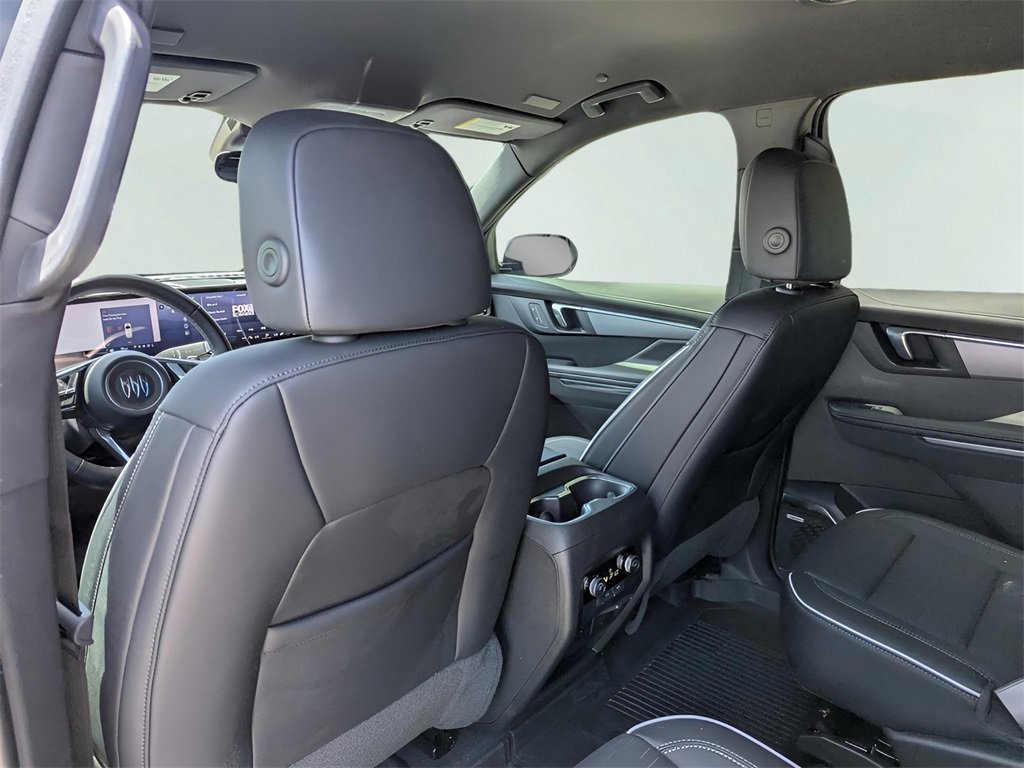 2025 Buick Enclave photo 14