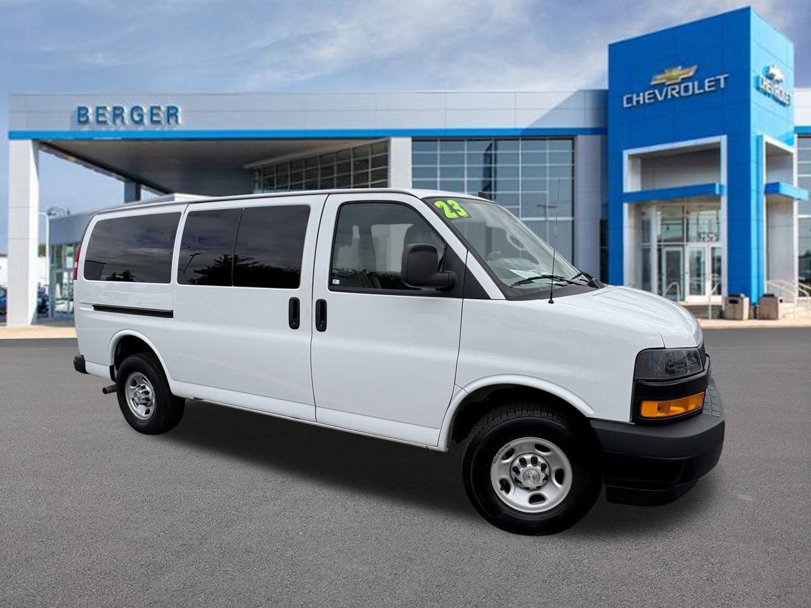 2023 Chevrolet Express Passenger LS's photo