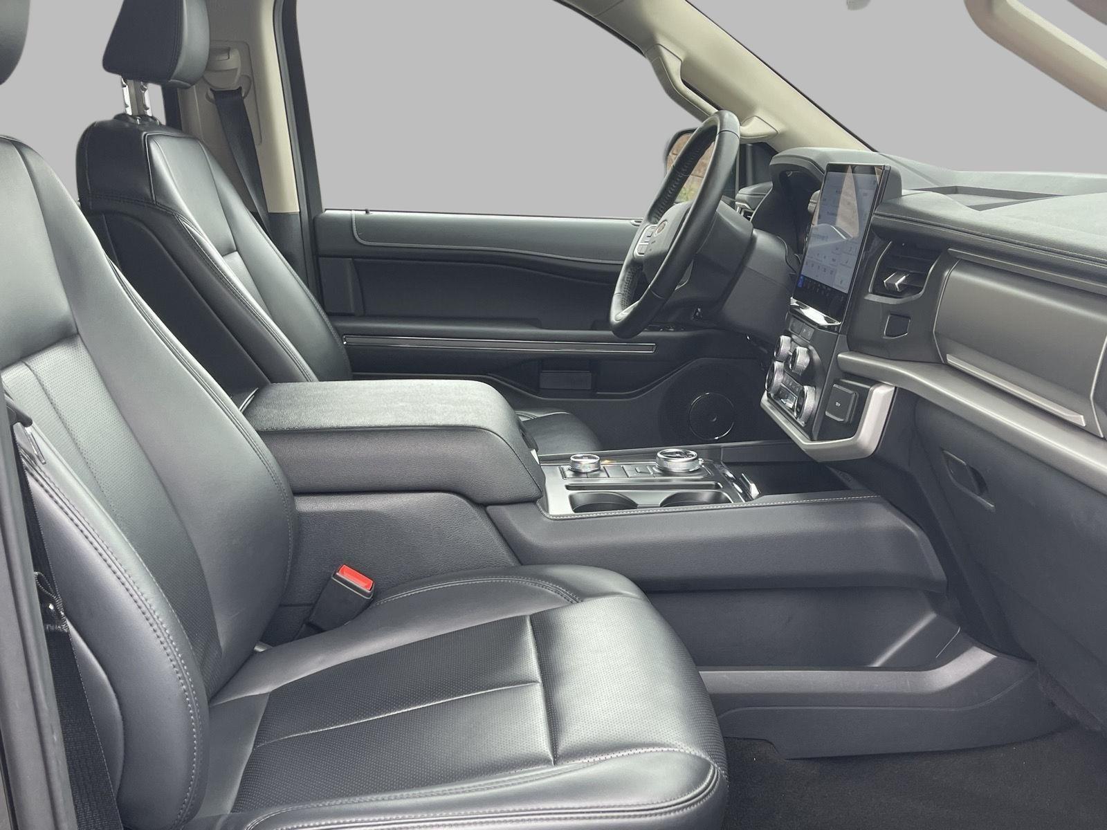 2024 Ford Expedition XLT photo 18