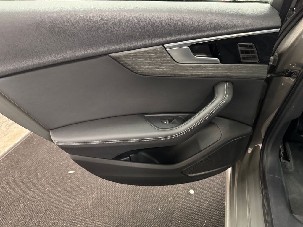 2023 Audi A4 45 S line Premium Plus Quattro photo 13