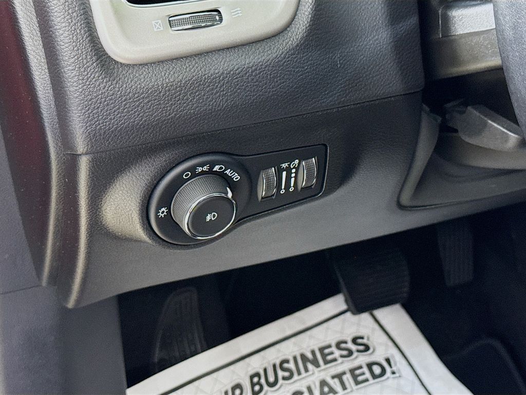 2020 Jeep Compass Latitude photo 12