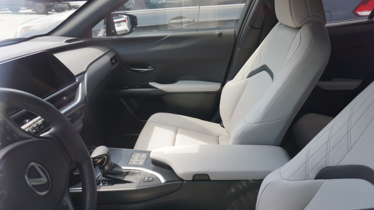2023 Lexus UX Premium photo 5