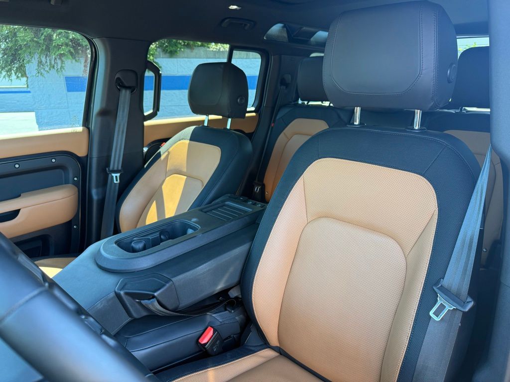 2024 Land Rover Defender 110 X-Dynamic SE photo 15