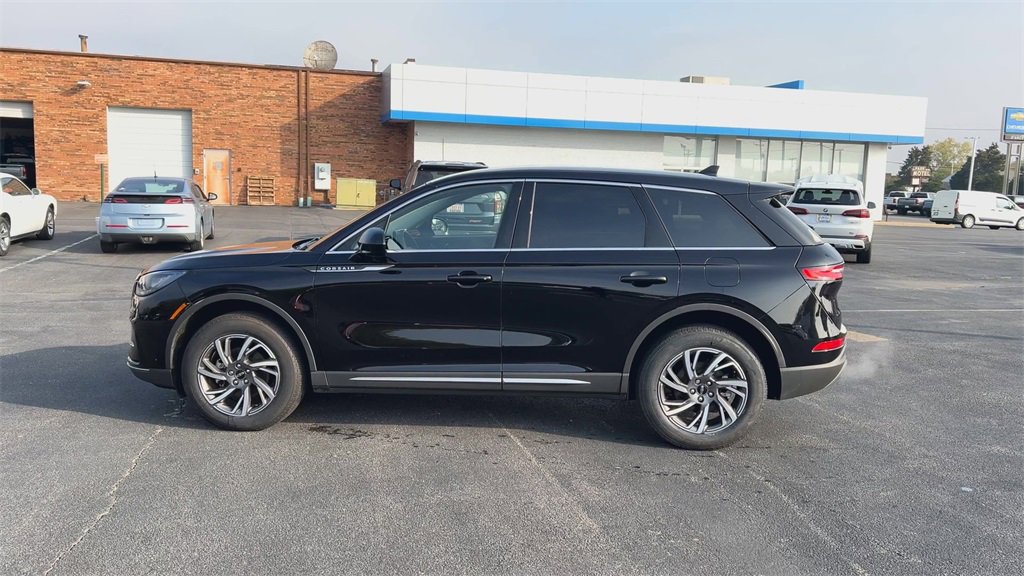 2024 Lincoln Corsair Premiere photo 4