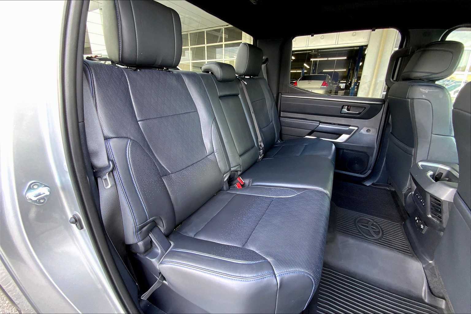 2025 Toyota Tundra Platinum CrewMax photo 18