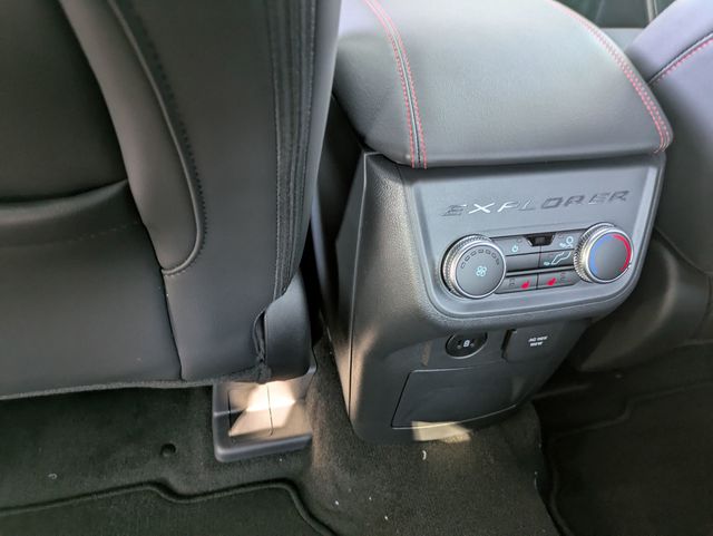 2025 Ford Explorer ST photo 24