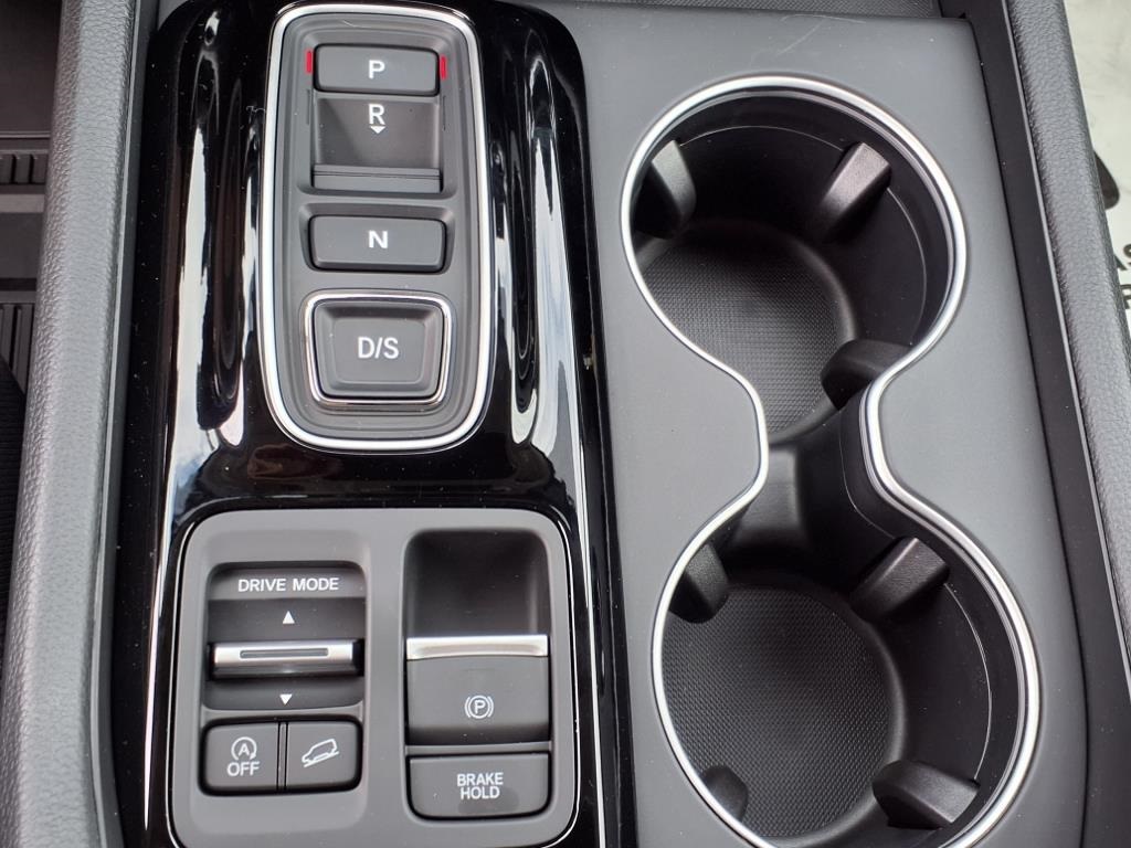 2025 Honda Pilot Touring photo 18