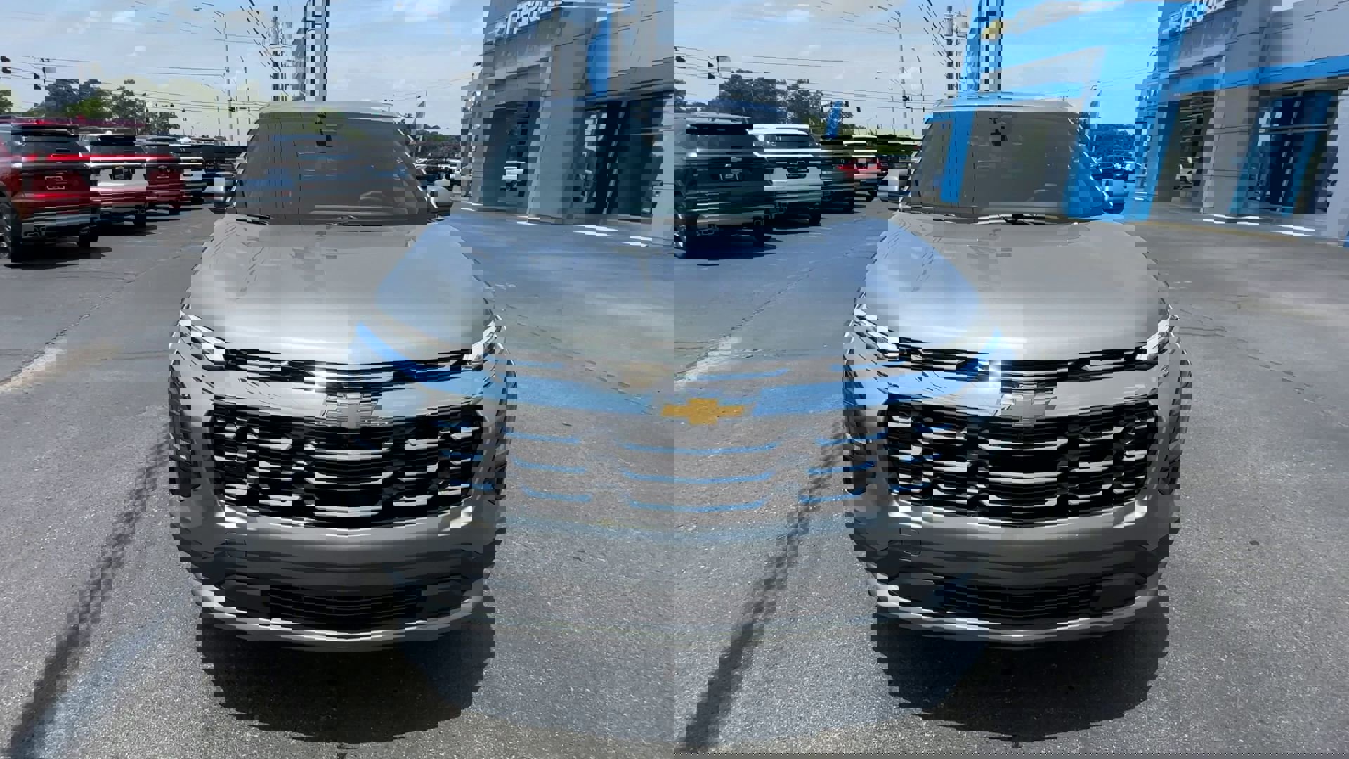 2026 Chevrolet Equinox LT photo 2