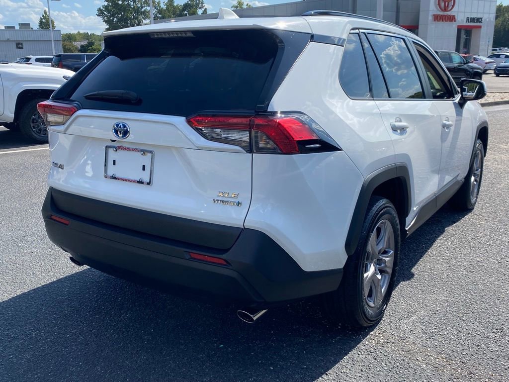 2022 Toyota RAV4 Hybrid XLE photo 10