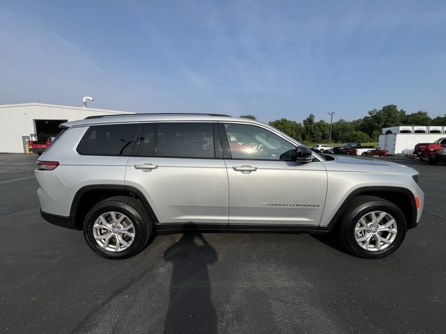 2021 Jeep Grand Cherokee Limited photo 2