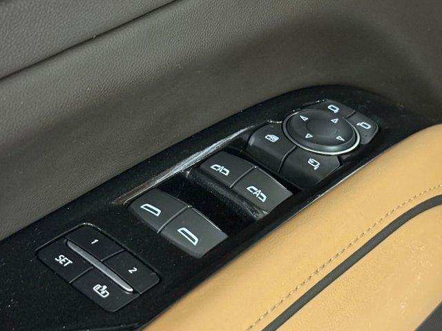 2023 Cadillac Escalade Premium Luxury photo 18