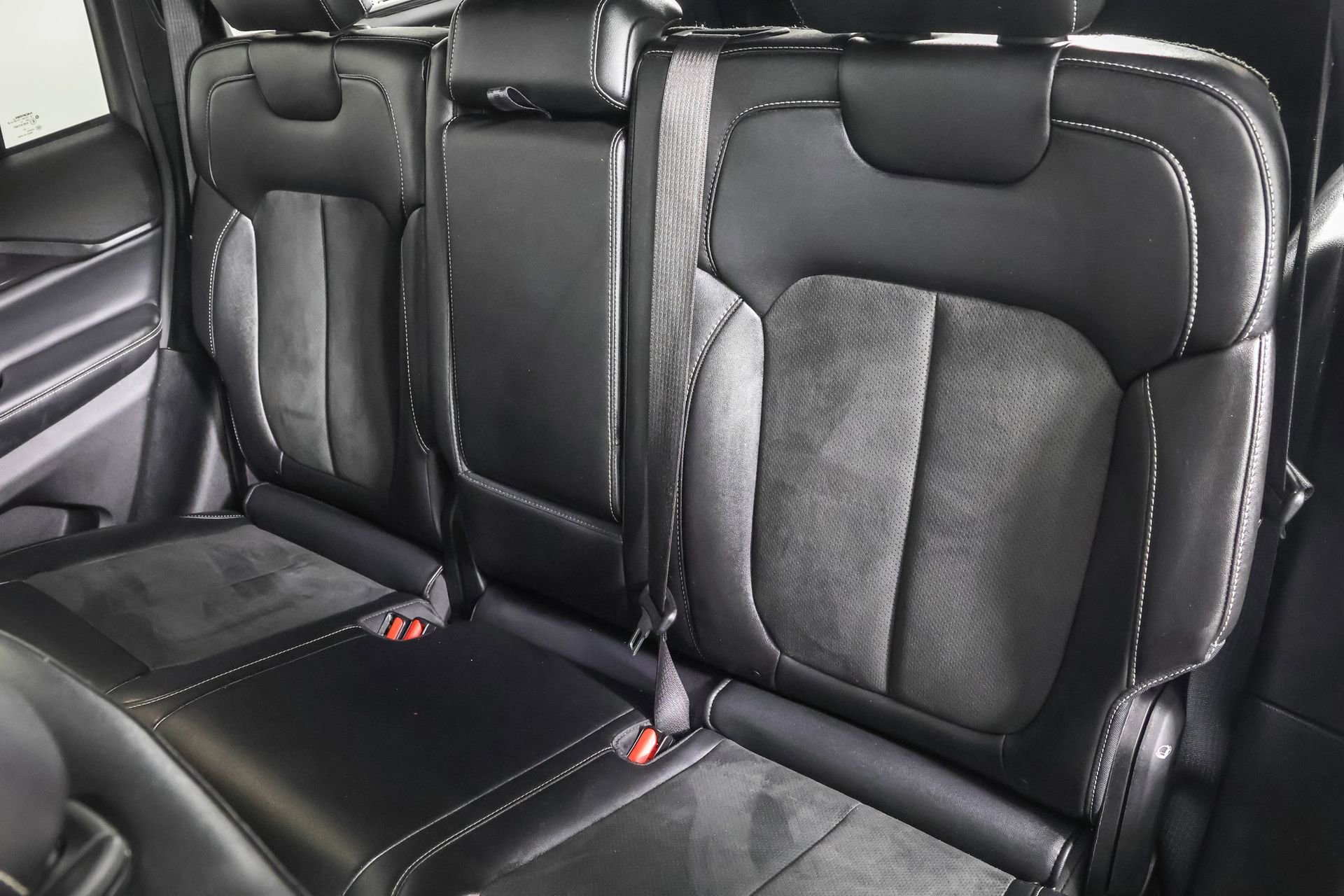 2023 Jeep Grand Cherokee Altitude photo 23