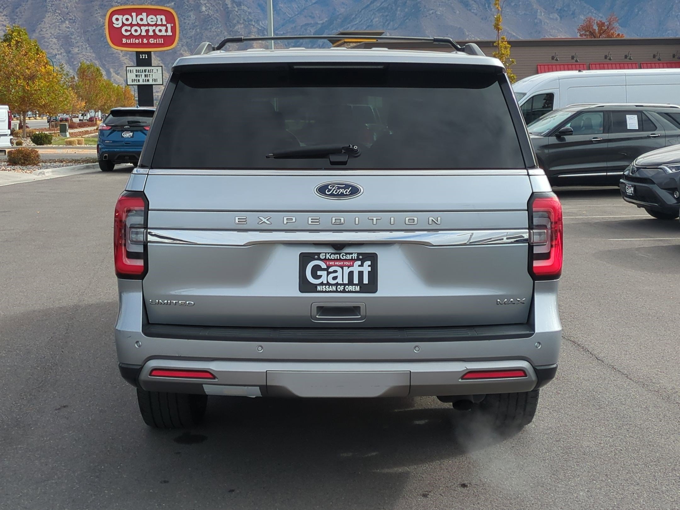 2023 Ford Expedition MAX Limited photo 4