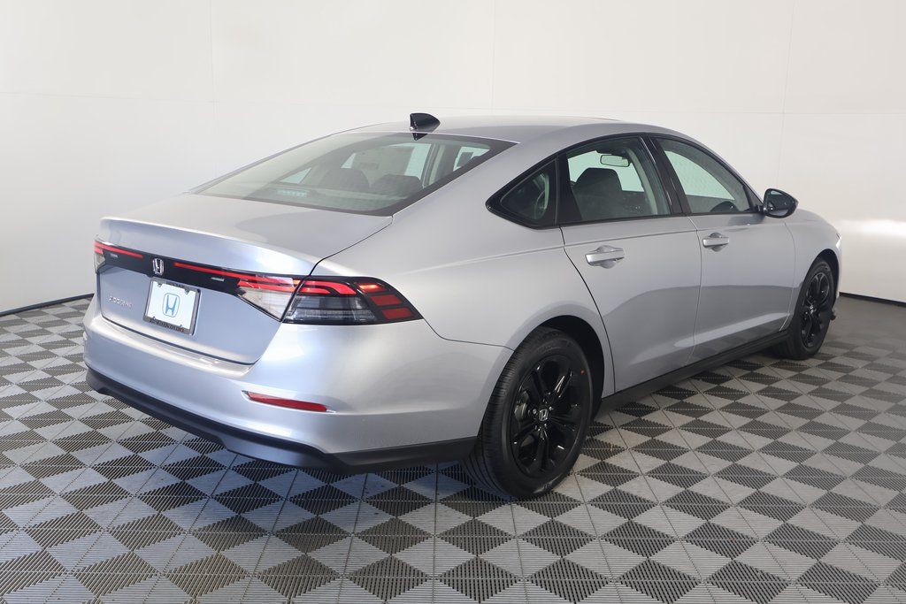 2025 Honda Accord SE photo 2