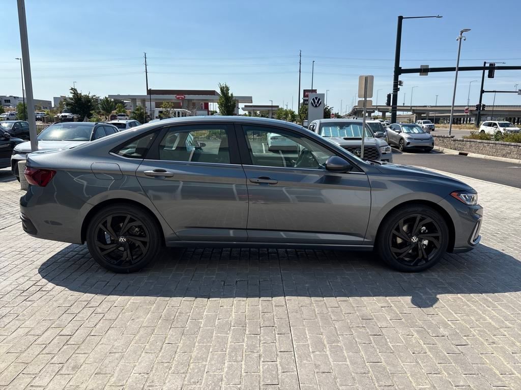 2025 Volkswagen Jetta 1.5T SE photo 6