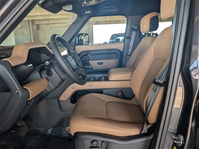 2025 Land Rover Defender 110 S photo 5
