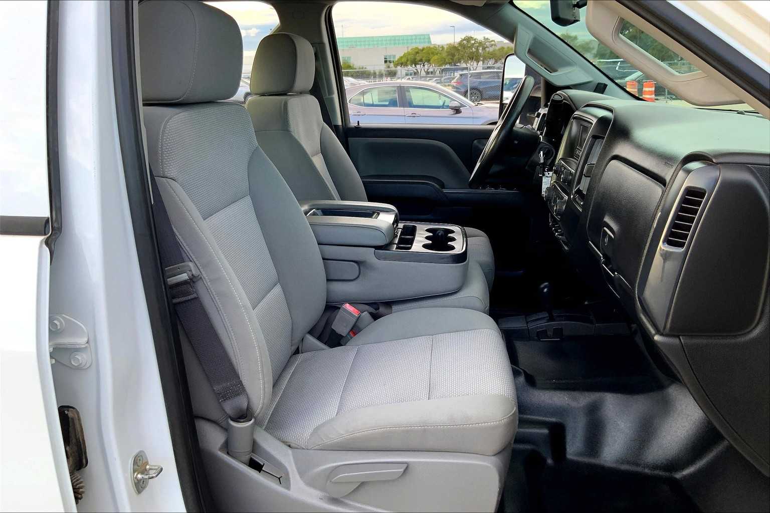 2017 Gmc Sierra Base photo 8